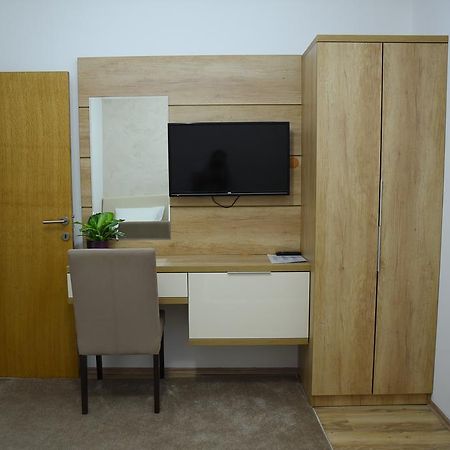 Garni Uni Elita Lux Hotel Nis Exterior photo